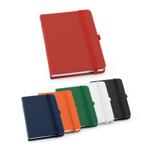 Caderno A6 em c.sintético com páginas lisas