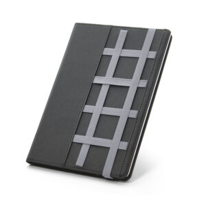 Caderno A5 em c.sintético com páginas lisas