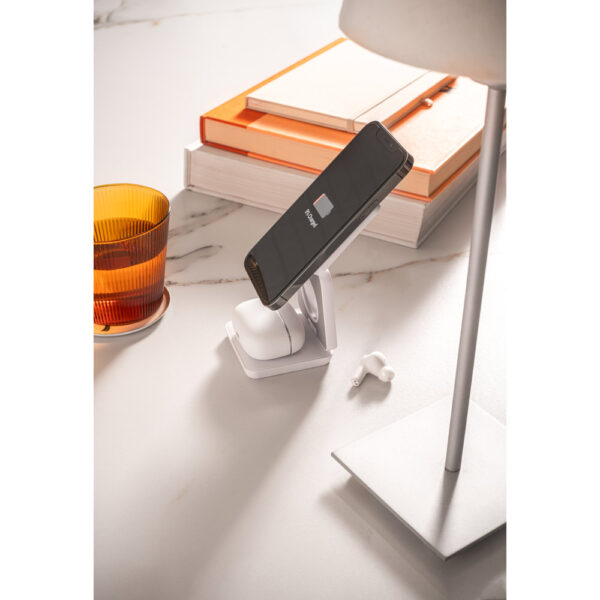 Carregador magnético wireless super rápido dobrável em ABS 100% reciclado que permite carregar três dispositivos simultaneamente - Imagem 4