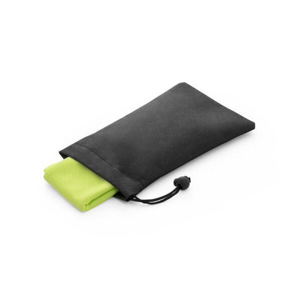 Toalha esportiva refrescante em 100% poliéster reciclado (100% rPET) com bolsa em non-woven - Imagem 13