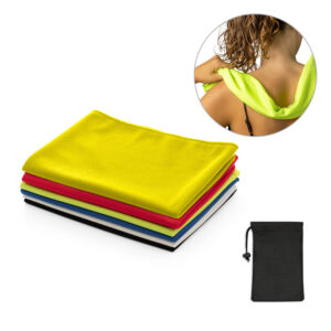 Toalha esportiva refrescante em 100% poliéster reciclado (100% rPET) com bolsa em non-woven